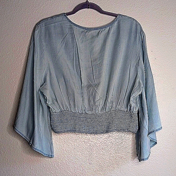NWT Miss Selfie sz XL Denim light wash bell sleeve TOP. - Picture 6 of 9